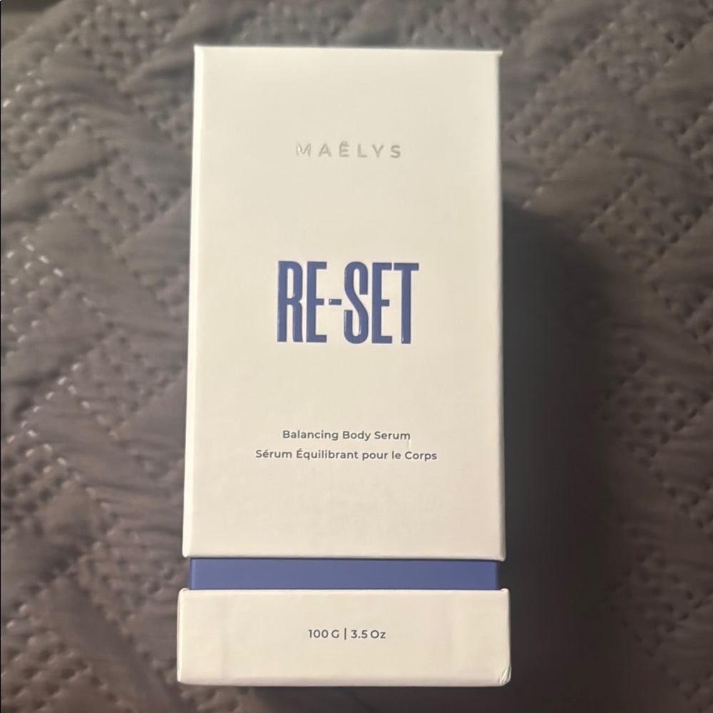 MAËLYS RE-SET Balancing Body Serum - White and Blue
